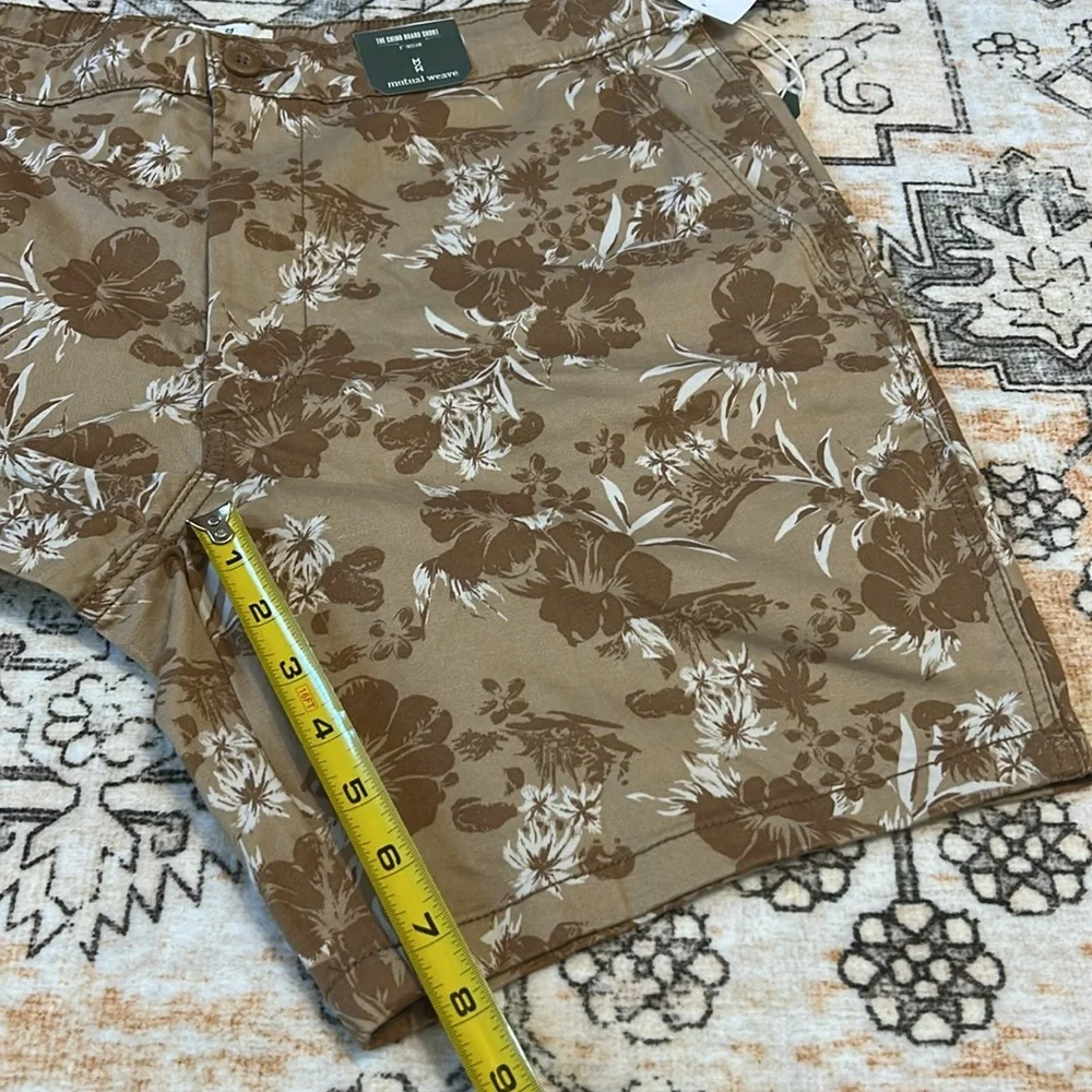 NWT 38 MUTUAL WEAVE The Chino Board short 8” inseam with tropical print